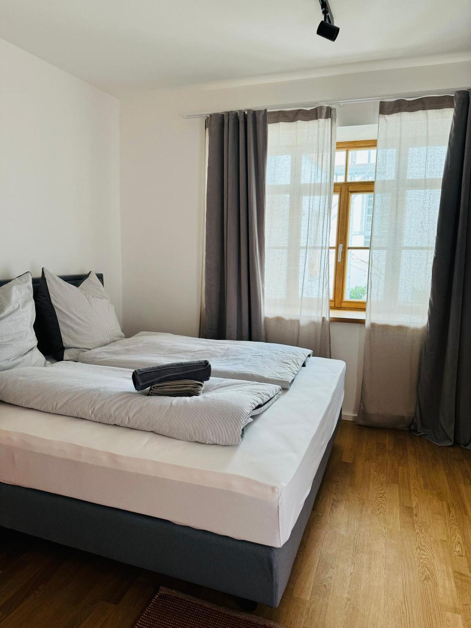 Greenhouse Apartment Am Stadtplatz Tittmoning Exterior foto